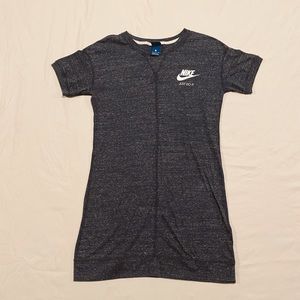 SOLD Nike t-shirt casual dress size small
